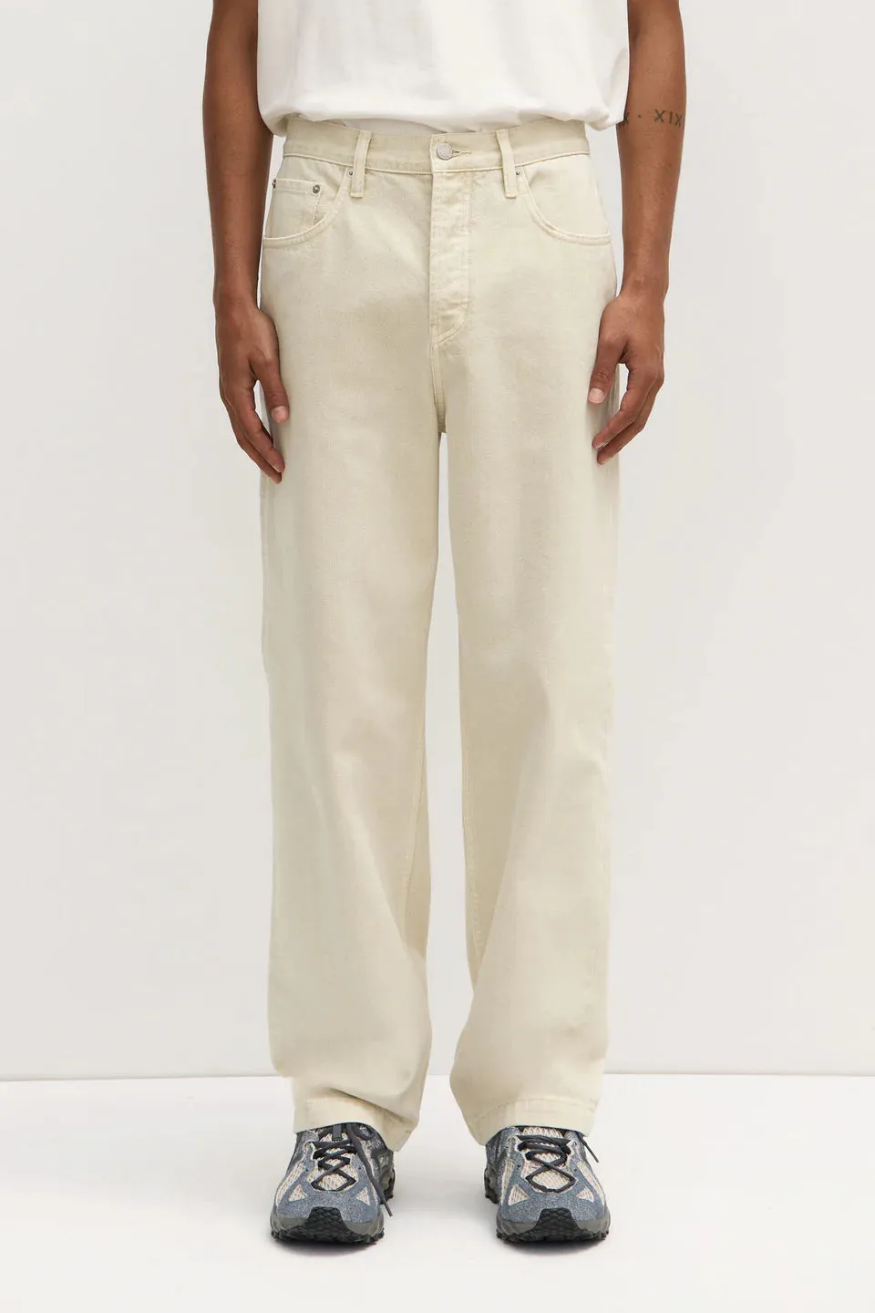 MENS RELAXED JEAN | CHALK