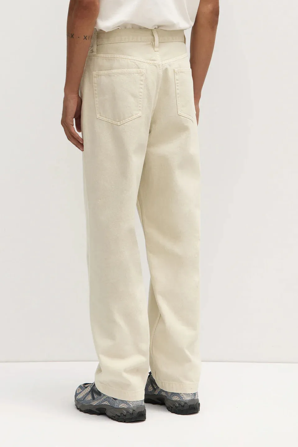 MENS RELAXED JEAN | CHALK