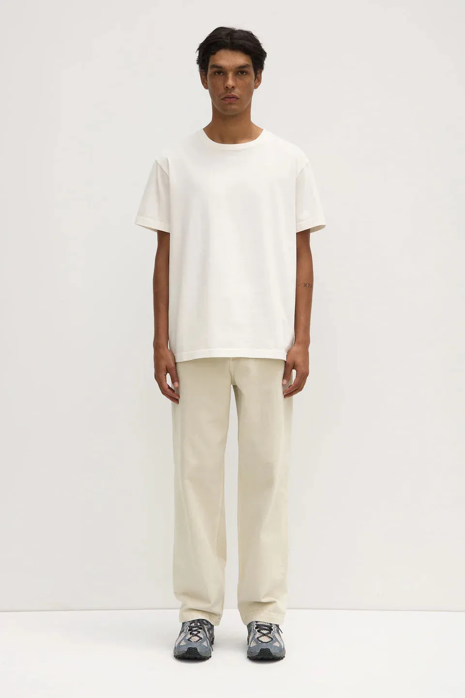 MENS RELAXED JEAN | CHALK