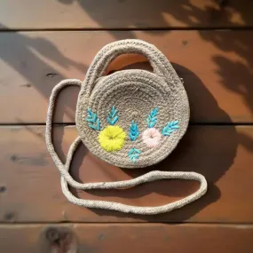 Straw bags with flower