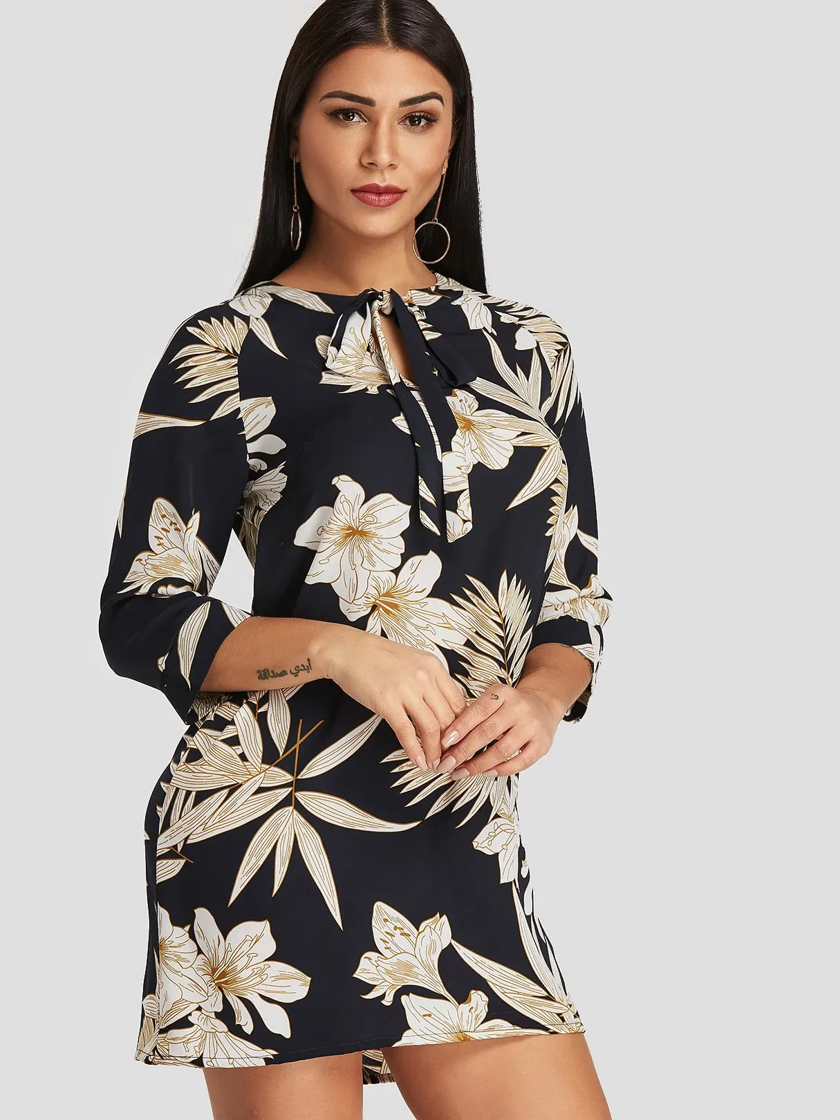 Wholesale Dark Blue Round Neck 3/4 Length Sleeve Floral Print Dresses