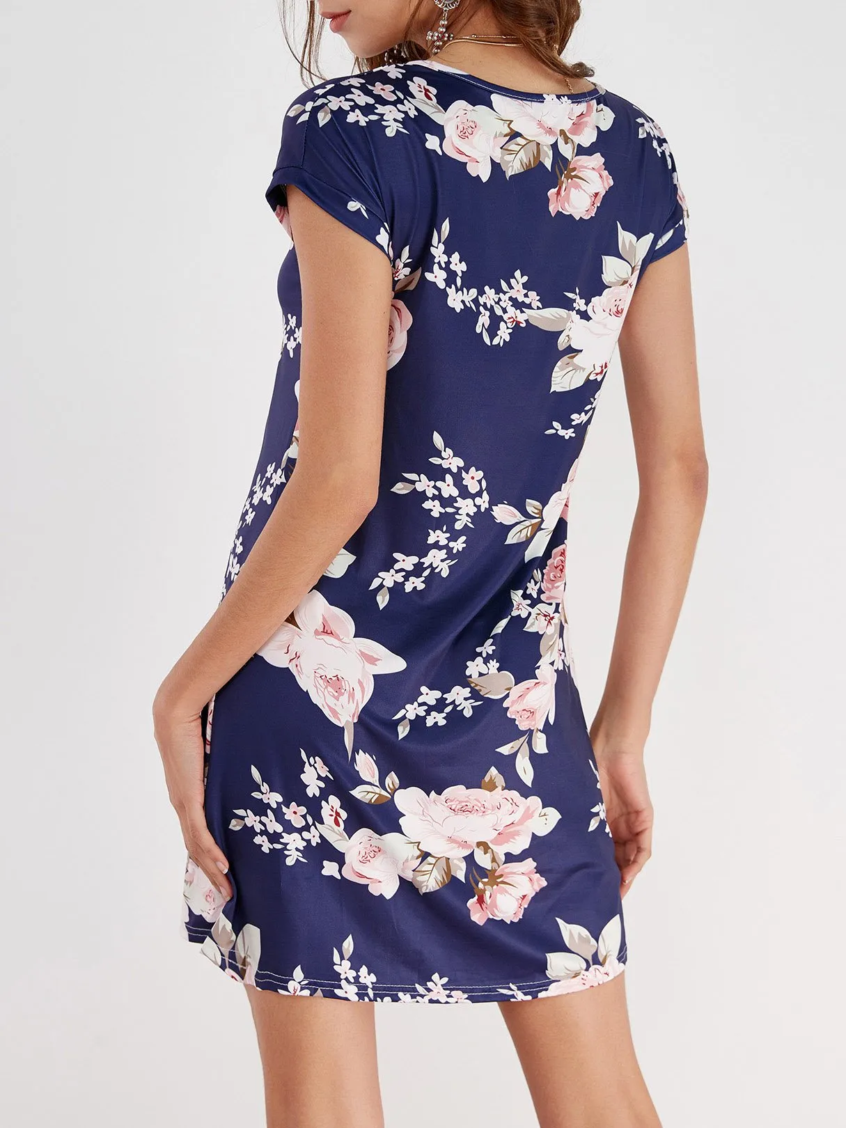 Wholesale Round Neck Short Sleeve Curved Hem Dresses